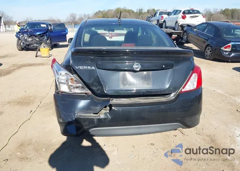 2015 Nissan Versa 1.6 S z USA, uszkodzony, nr VIN 3N1CN7AP2FL859883